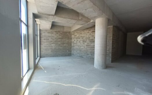 L LOCAL COMMERCIAL de 171 m²