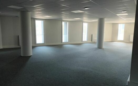 L BUREAUX de 332 m²