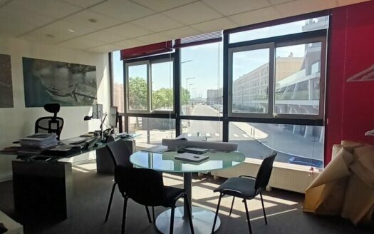 L BUREAUX de 754 m²