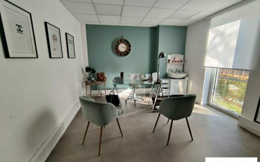 V BUREAUX de 166.81 m²