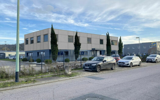 L BUREAUX de 706 m²