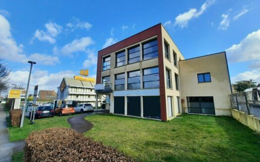 L BUREAUX de 377 m²