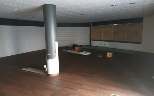 L LOCAL COMMERCIAL de 159 m²