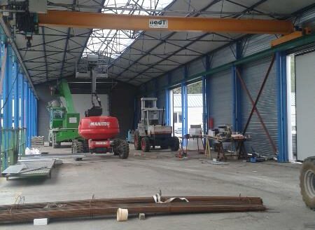 L LOCAL D'ACTIVITES de 1100 m²