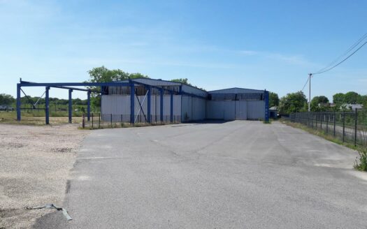 L LOCAL D'ACTIVITES de 3100 m²