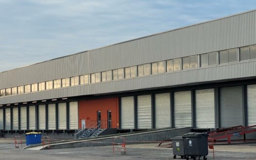 L LOCAL D'ACTIVITES de 4445 m²