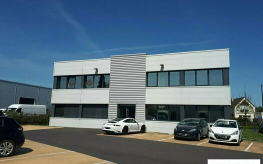 L BUREAUX de 77 m²