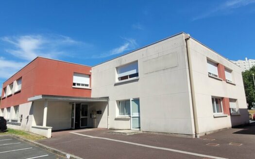L LOCAL D'ACTIVITES de 650 m²