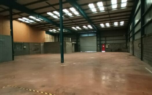 L LOCAL D'ACTIVITES de 950 m²