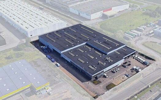 L LOCAL D'ACTIVITES de 4709 m²