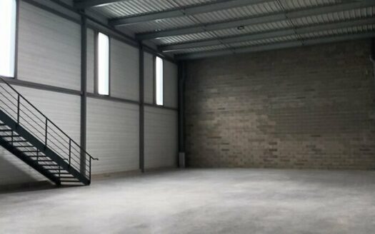 L LOCAL D'ACTIVITES de 2615 m²