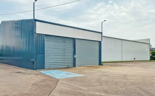 V LOCAL D'ACTIVITES de 1540 m²