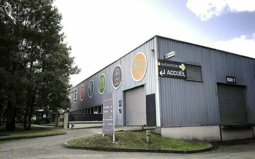L LOCAL D'ACTIVITES de 1339 m²