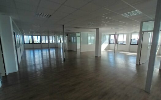 L BUREAUX de 2235 m²