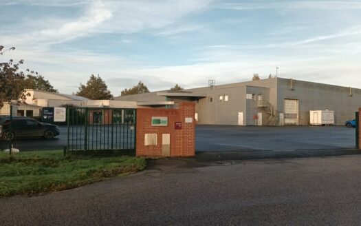 V LOCAL D'ACTIVITES de 2609 m²