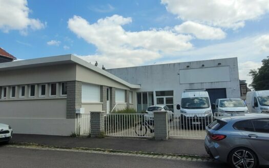 L LOCAL D'ACTIVITES de 570 m²