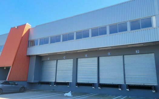 L LOCAL D'ACTIVITES de 4445 m²