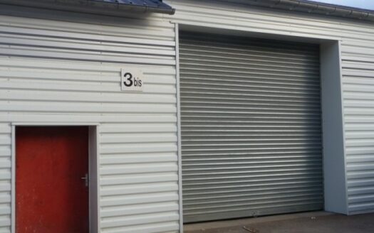 L LOCAL D'ACTIVITES de 125 m²