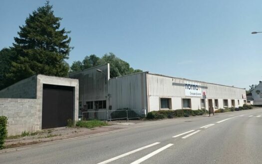 V LOCAL D'ACTIVITES de 3280 m²