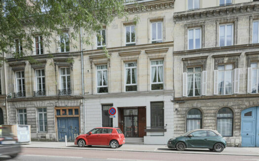 L BUREAUX de 137 m²
