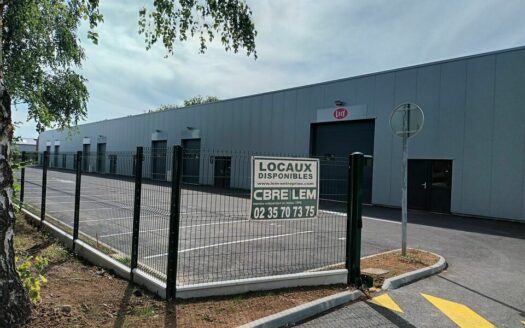 V LOCAL D'ACTIVITES de 720 m²