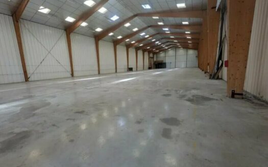 V LOCAL D'ACTIVITES de 1540 m²