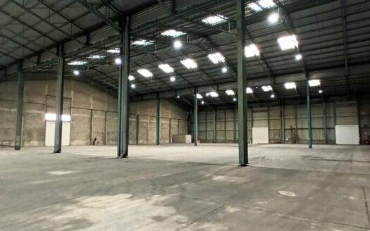 L LOCAL D'ACTIVITES de 5528 m²