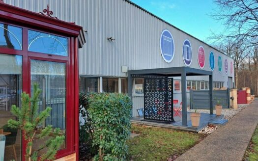 L LOCAL D'ACTIVITES de 1339 m²