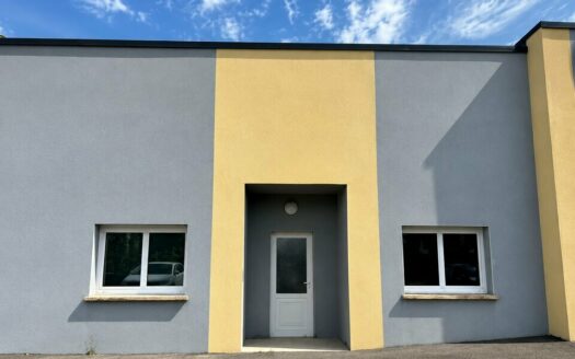 L LOCAL D'ACTIVITES de 180 m²