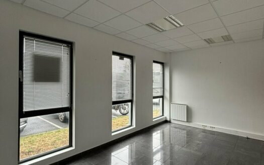 L BUREAUX de 19.5 m²