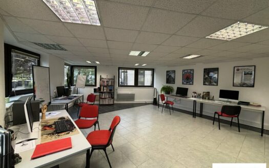 L BUREAUX de 155 m²