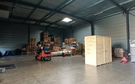 V LOCAL D'ACTIVITES de 517 m²