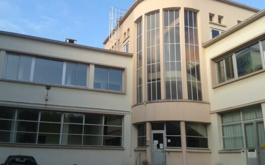 L BUREAUX de 406 m²